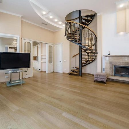 Katerynyska 2 Level Apartment With Sauna Odessa Luaran gambar