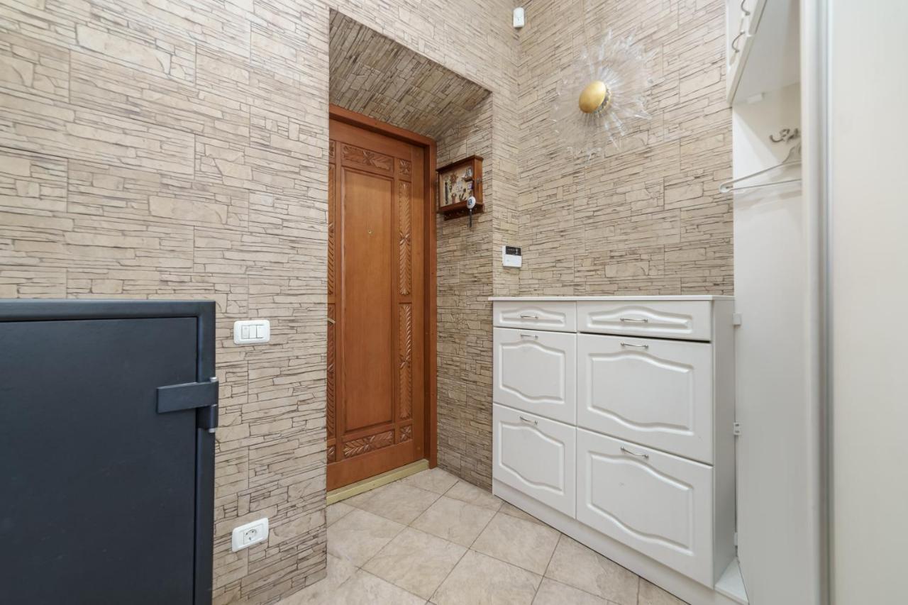 Katerynyska 2 Level Apartment With Sauna Odessa Luaran gambar