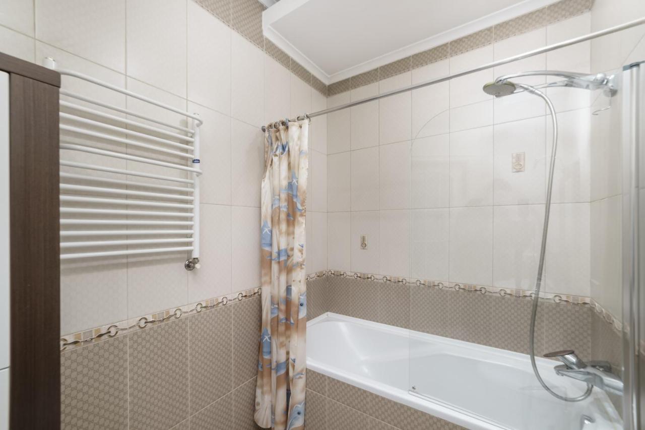 Katerynyska 2 Level Apartment With Sauna Odessa Luaran gambar