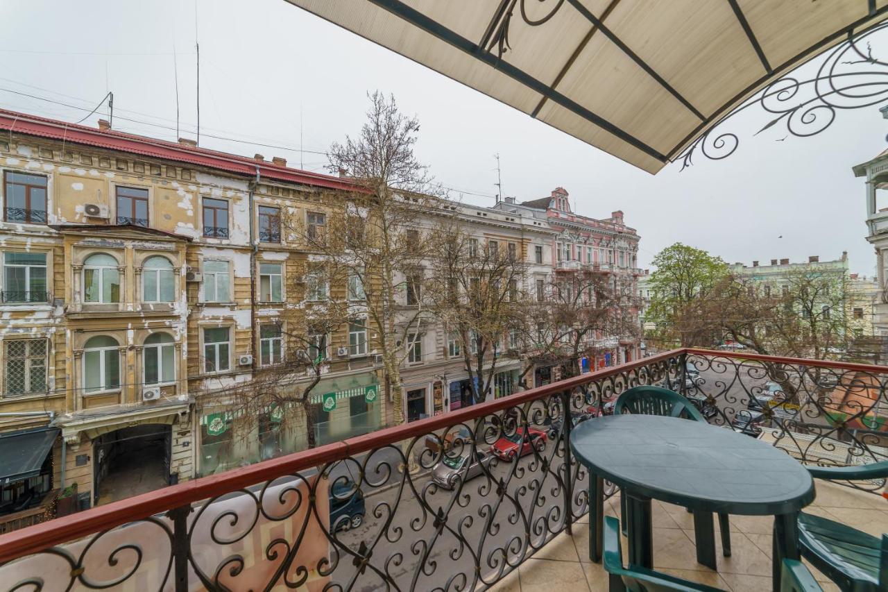 Katerynyska 2 Level Apartment With Sauna Odessa Luaran gambar