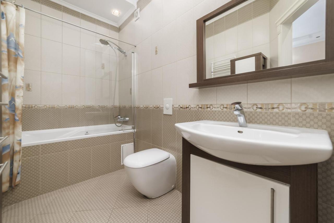 Katerynyska 2 Level Apartment With Sauna Odessa Luaran gambar