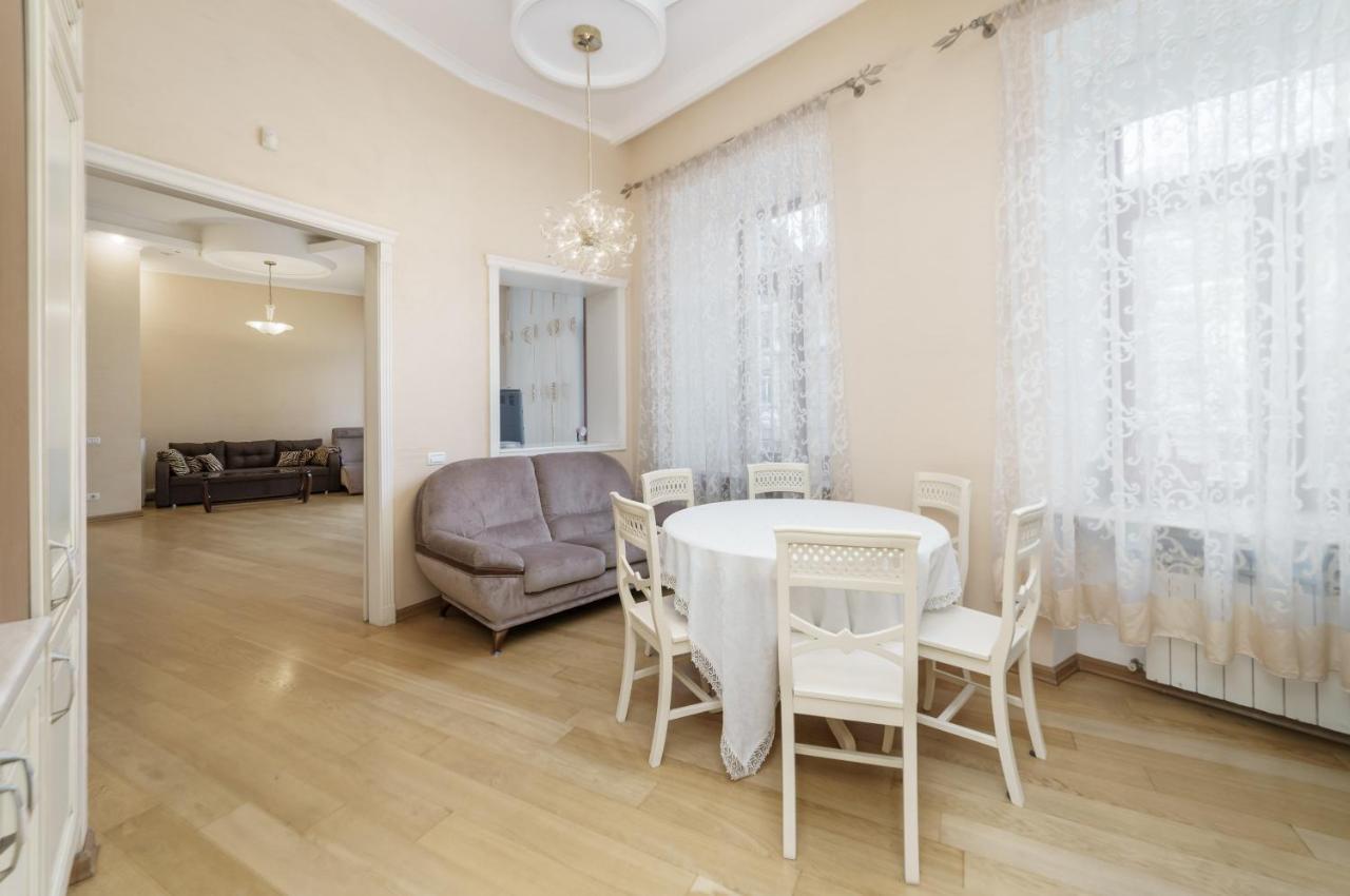 Katerynyska 2 Level Apartment With Sauna Odessa Luaran gambar