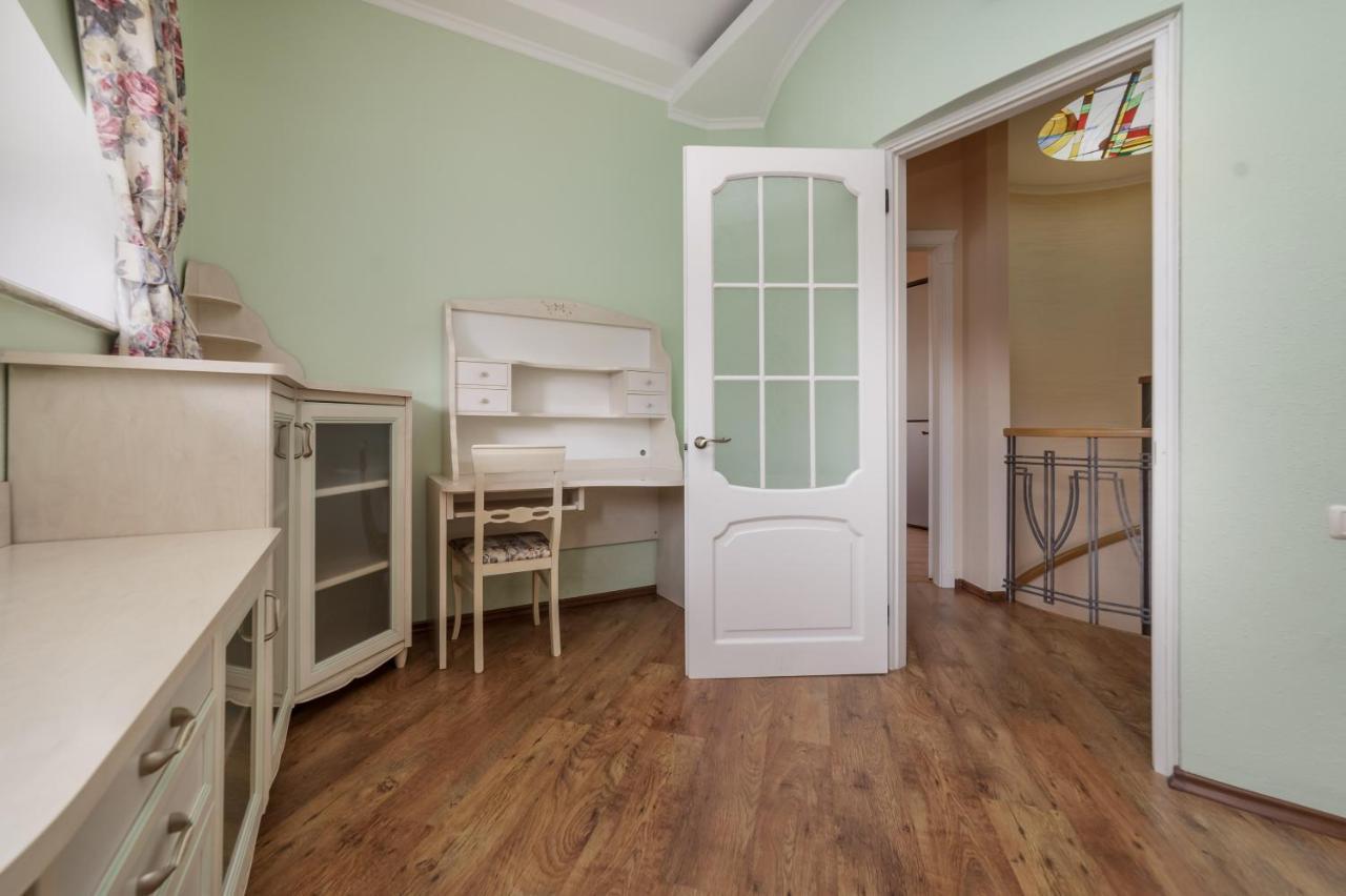 Katerynyska 2 Level Apartment With Sauna Odessa Luaran gambar