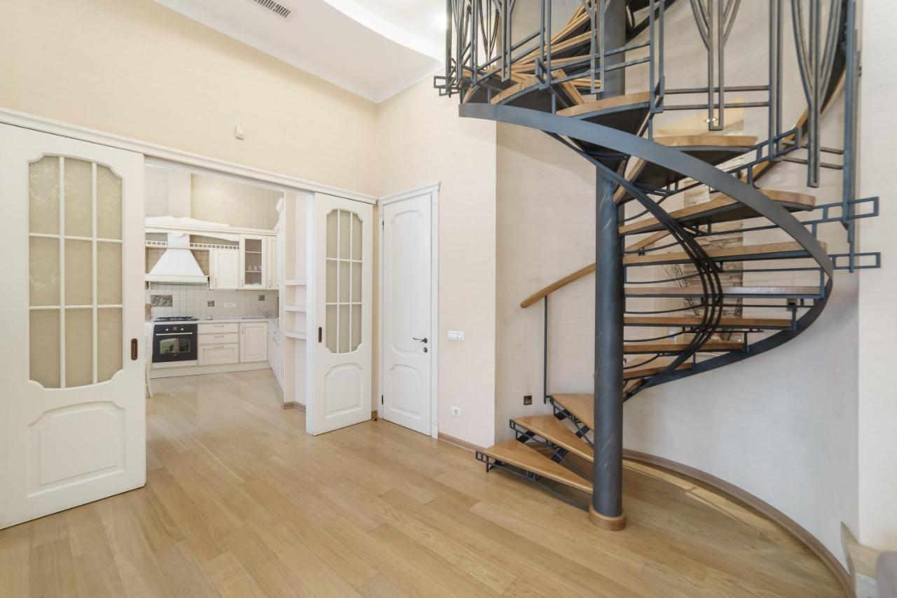 Katerynyska 2 Level Apartment With Sauna Odessa Luaran gambar