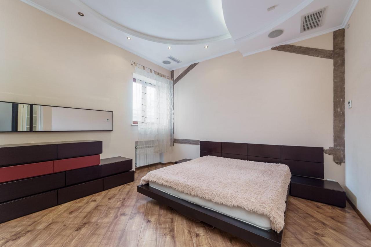 Katerynyska 2 Level Apartment With Sauna Odessa Luaran gambar